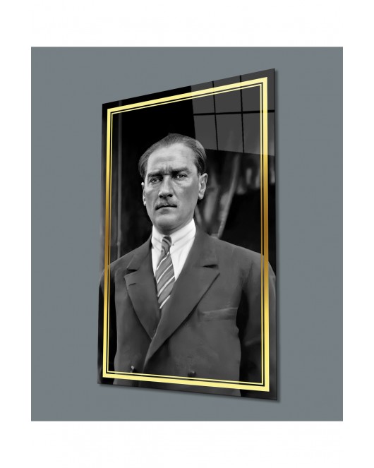 Gold Şerit Siyah Beyaz Takım Elbiseli Atatürk Cam Tablo, Uv Baskılı ve Temperli, Hediyelik